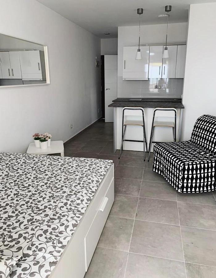 Ferienwohnung Studio With Sea Views In Torremolinos Exterior foto