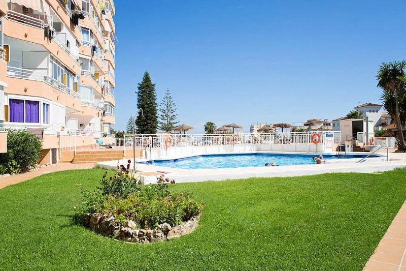Ferienwohnung Studio With Sea Views In Torremolinos Exterior foto
